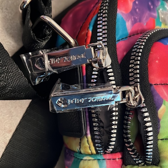 NWT BETSEY JOHNSON QUILTED GUMMY BEAR CROSSBODY PURSE - Multi Colored - Picture 3 of 9